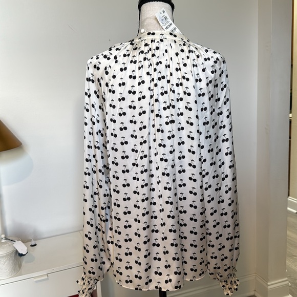 On 34th Printed Pleated Smocked-Cuff Black Cherry‎ Retro Print Blouse SZ Medium - Picture 5 of 7